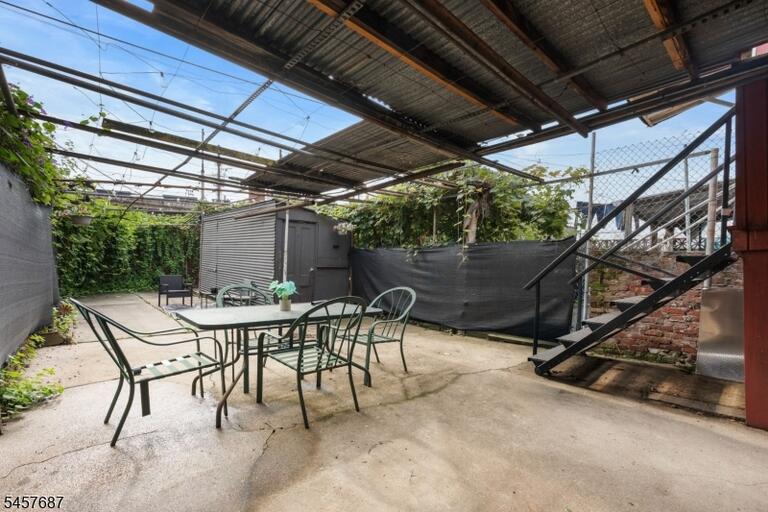 Property listing MLS 4050203 photo 10