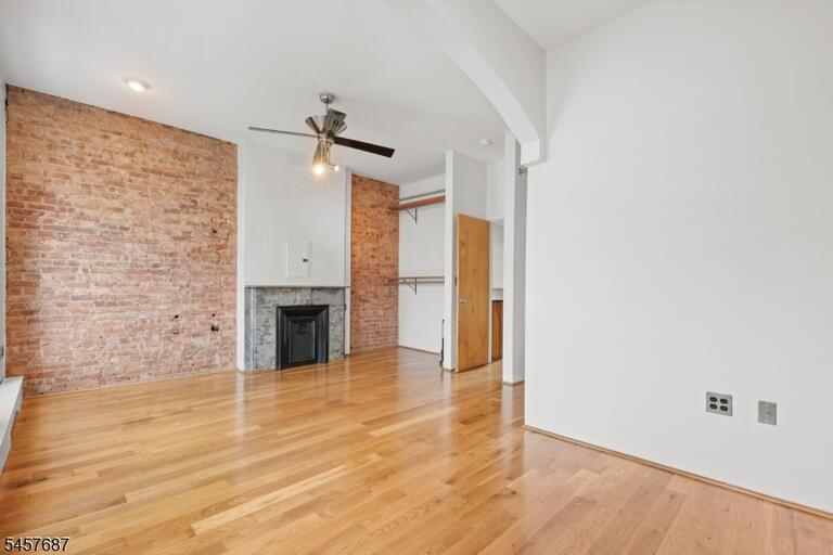 Property listing MLS 4050203 photo 16