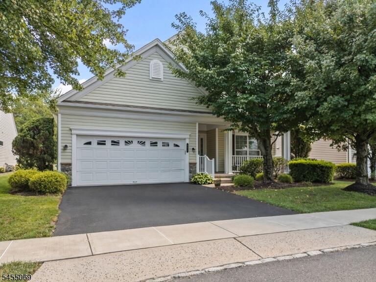 Property listing MLS 4050208 photo 1