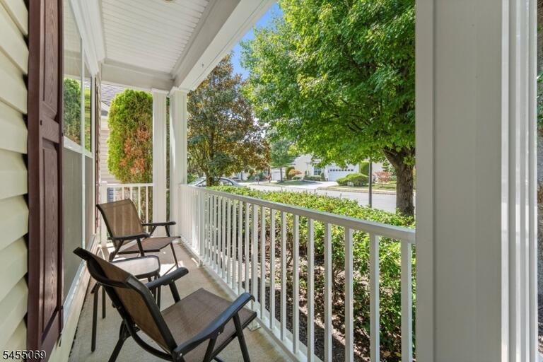 Property listing MLS 4050208 photo 3