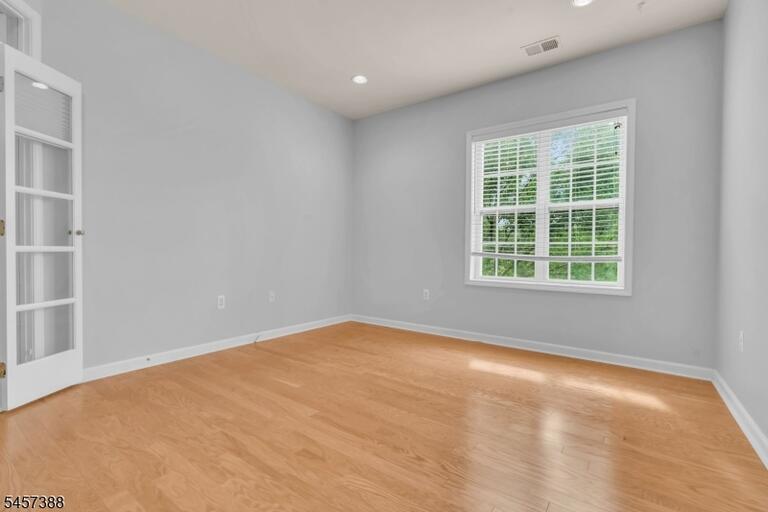 Property listing MLS 4050221 photo 16