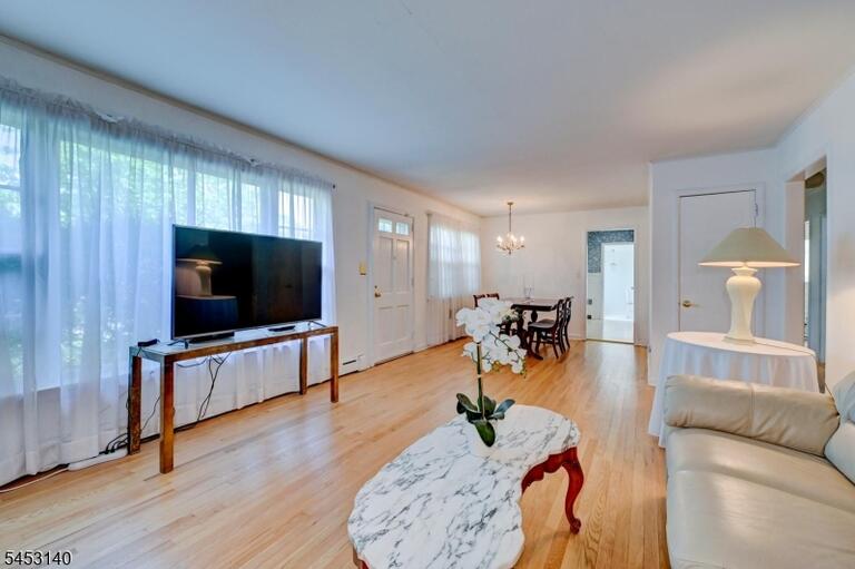 Property listing MLS 4050231 photo 12