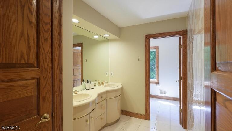 Property listing MLS 4050238 photo 30