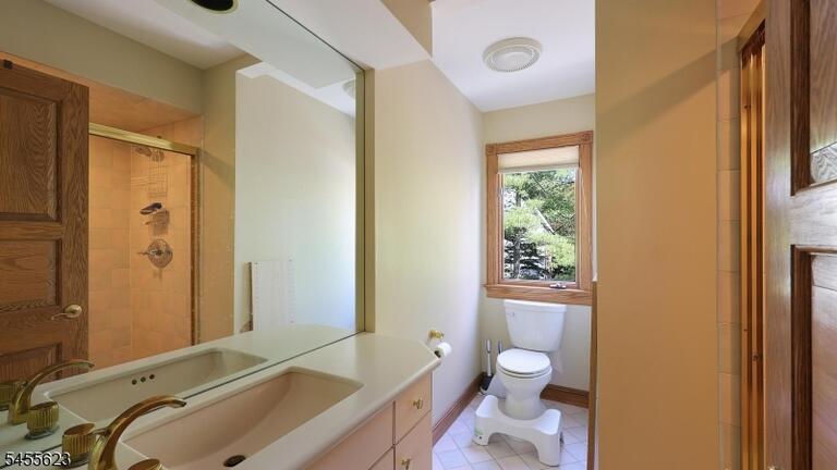 Property listing MLS 4050238 photo 35