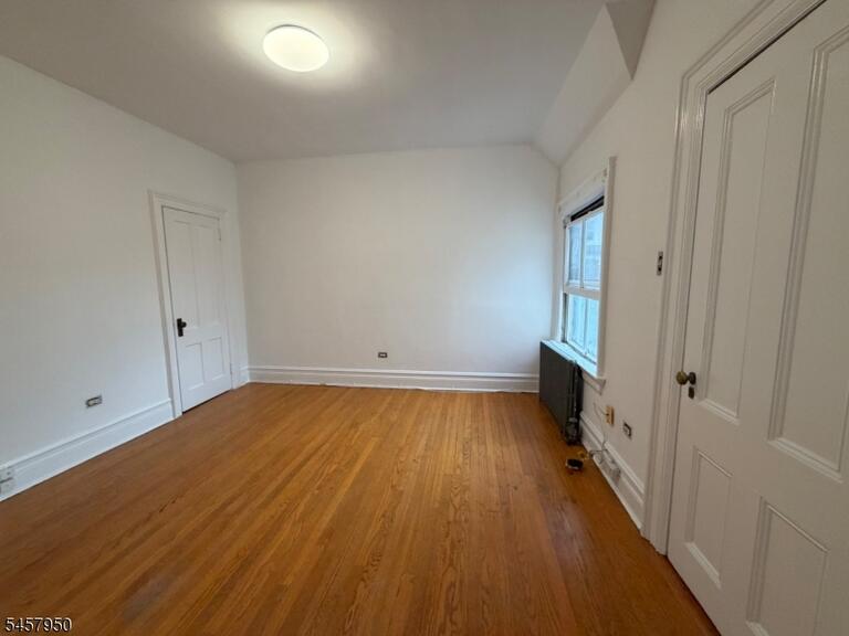 Property listing MLS 4050247 photo 3