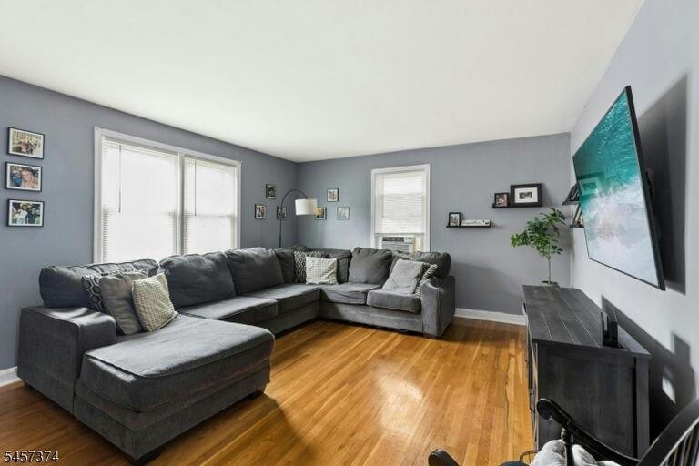 Property listing MLS 4050249 photo 5