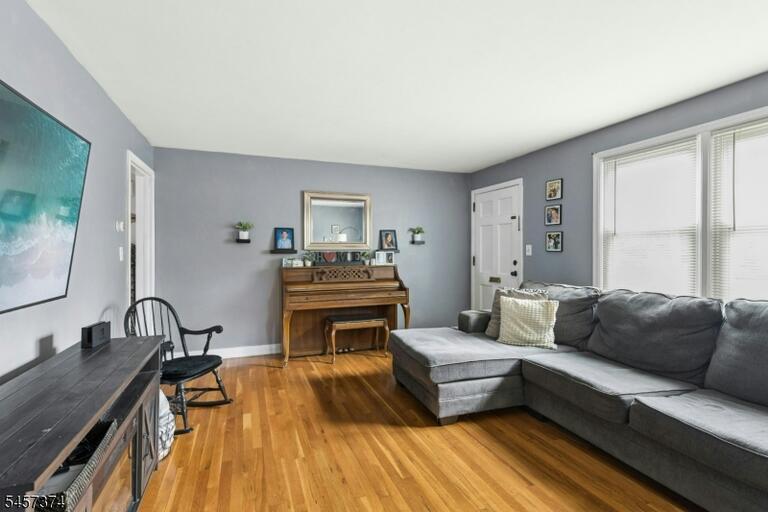 Property listing MLS 4050249 photo 6