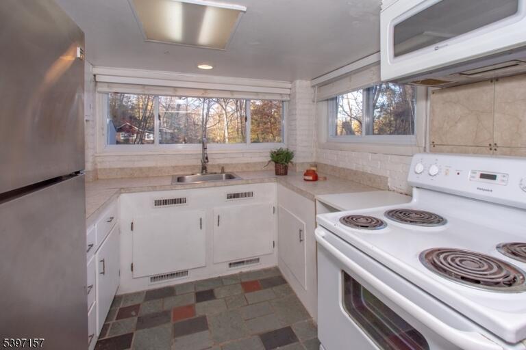 Property listing MLS 4050253 photo 29