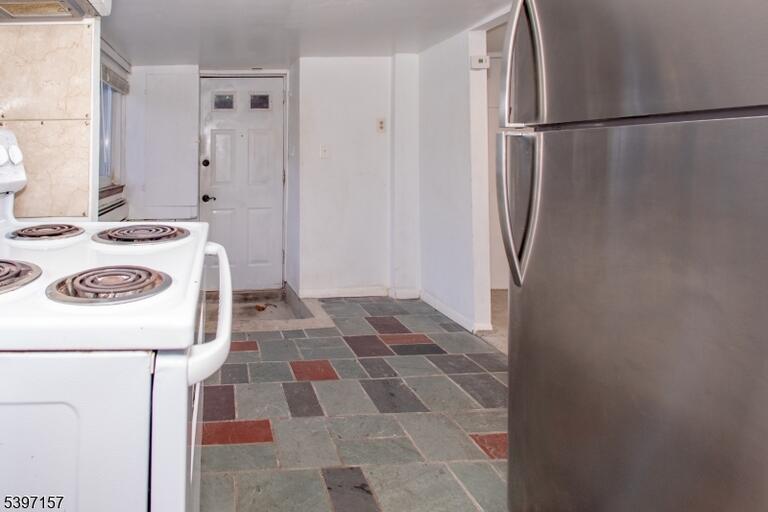 Property listing MLS 4050253 photo 32