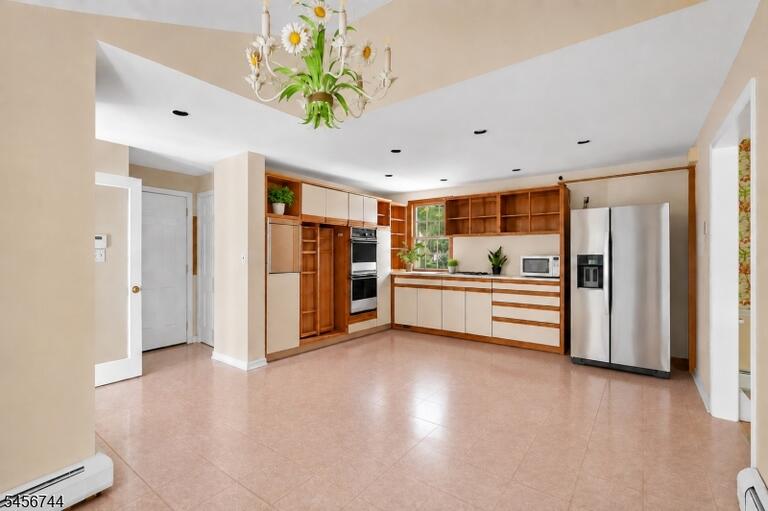Property listing MLS 4050257 photo 10