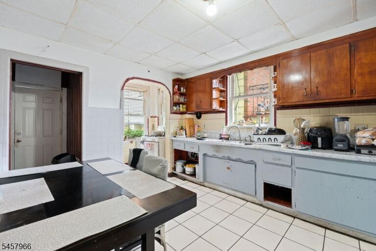 Property listing MLS 4050261 photo 8