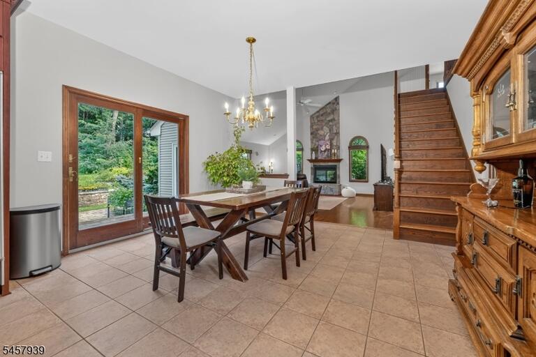 Property listing MLS 4050264 photo 18