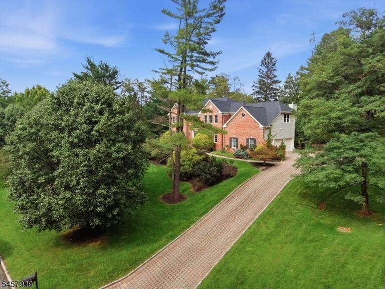 Property listing MLS 4050264 photo 3