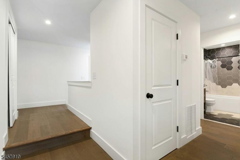 Property listing MLS 4050268 photo 8