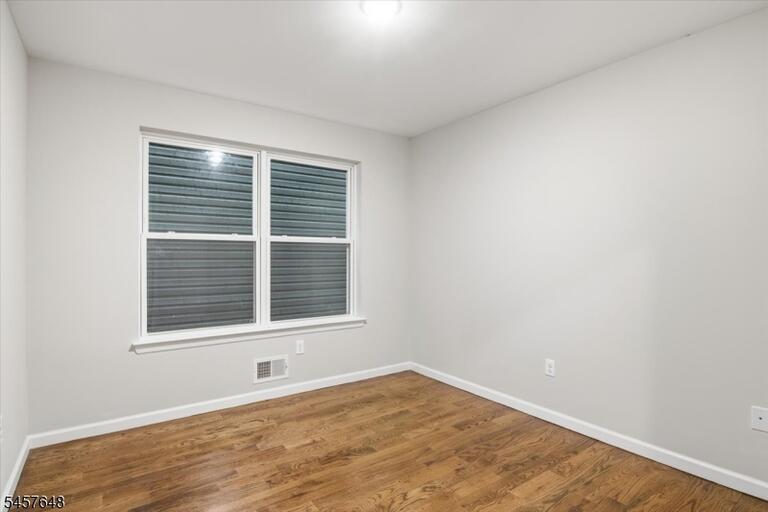 Property listing MLS 4050270 photo 12