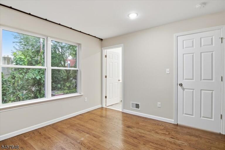 Property listing MLS 4050270 photo 15