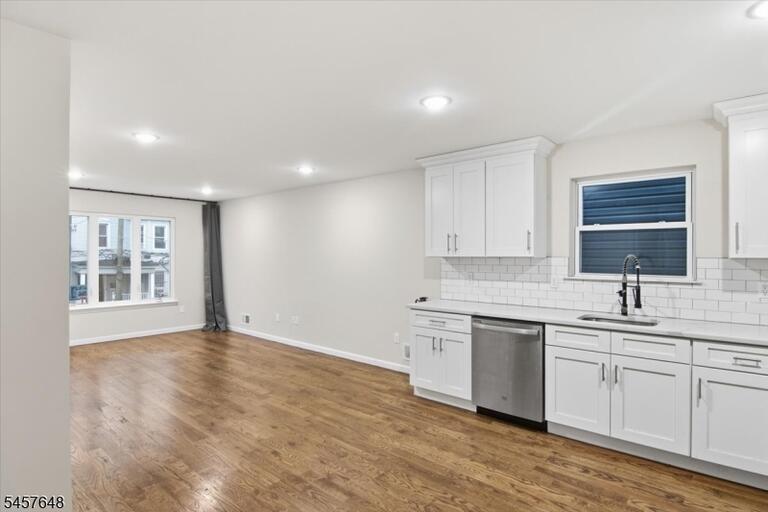 Property listing MLS 4050270 photo 3