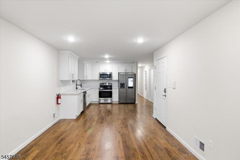 Property listing MLS 4050270 photo 6