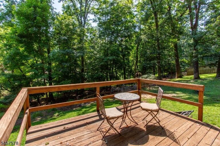 Property listing MLS 4050277 photo 3