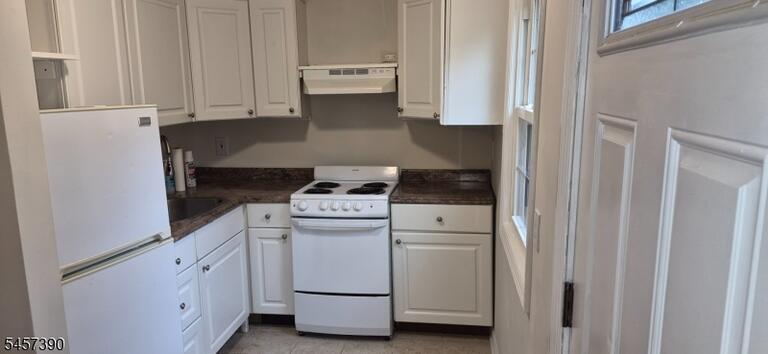 Property listing MLS 4050280 photo 3