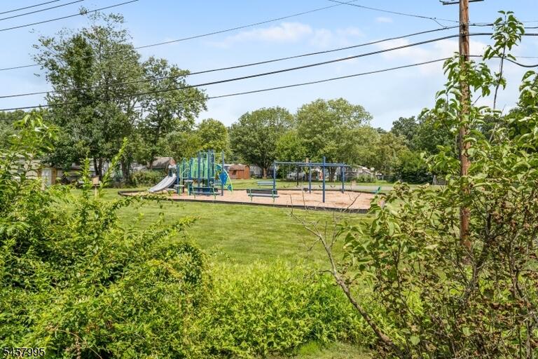 Property listing MLS 4050290 photo 18