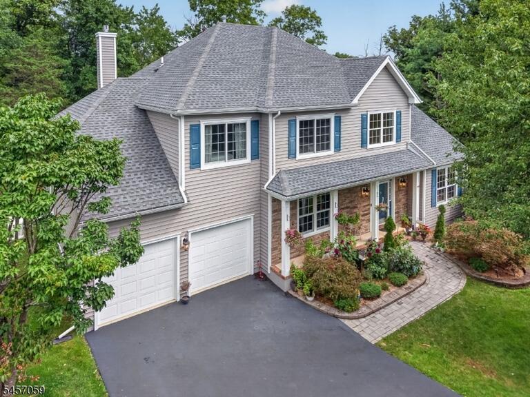 Property listing MLS 4050296 photo 1