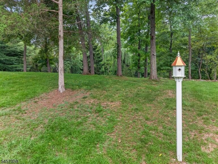 Property listing MLS 4050296 photo 29