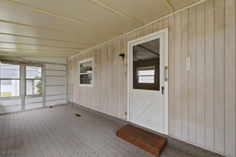 Property listing MLS 4050305 photo 8