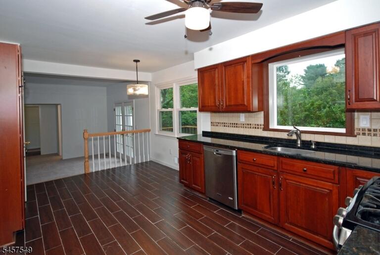 Property listing MLS 4050307 photo 11