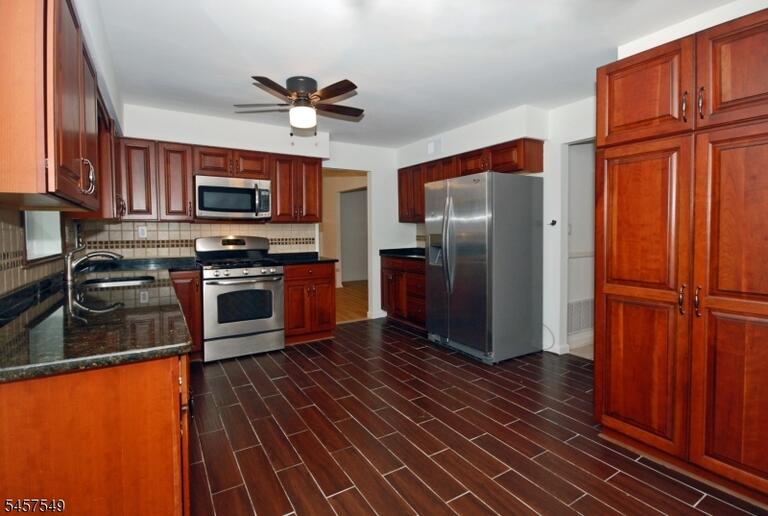 Property listing MLS 4050307 photo 13