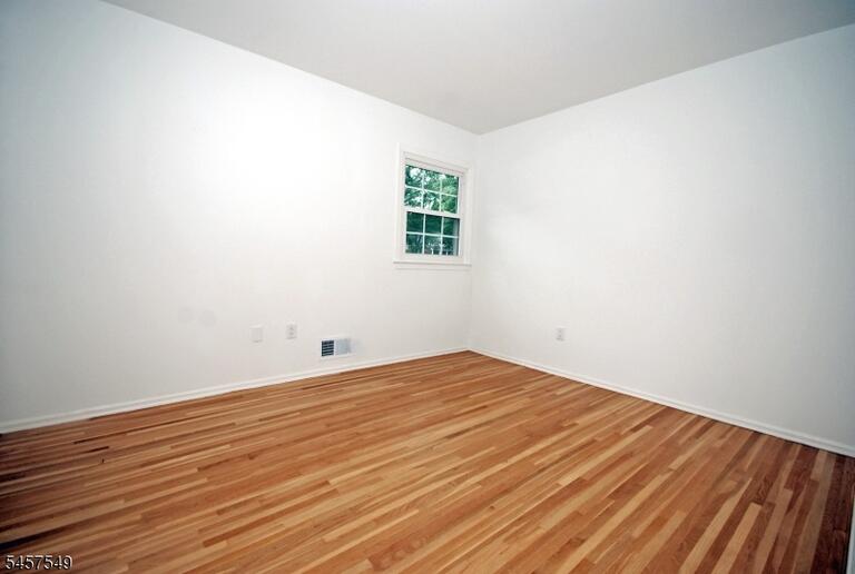 Property listing MLS 4050307 photo 31