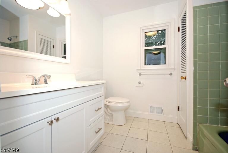 Property listing MLS 4050307 photo 33