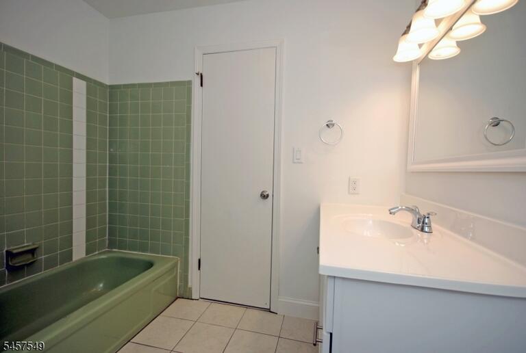 Property listing MLS 4050307 photo 34