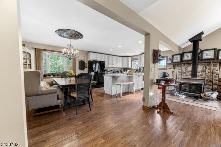 Property listing MLS 4050308 photo 9