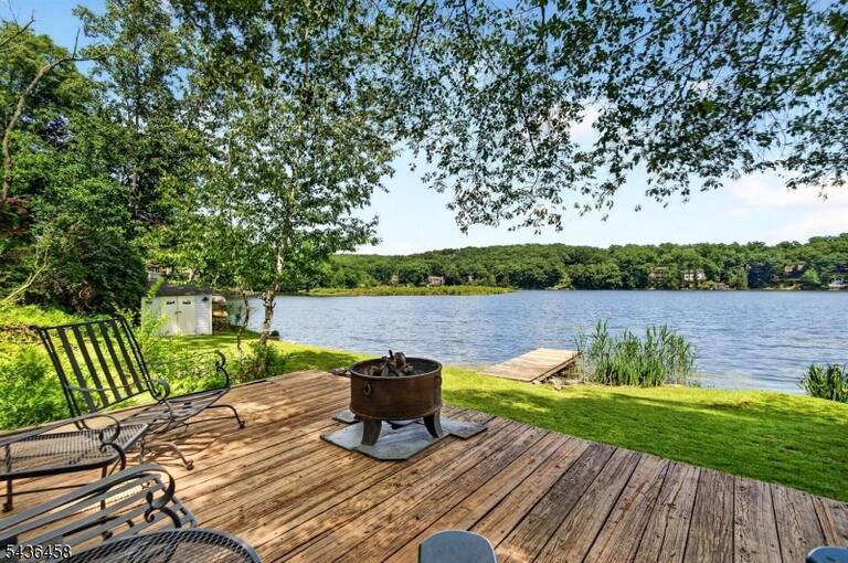 Property listing MLS 4050310 photo 1