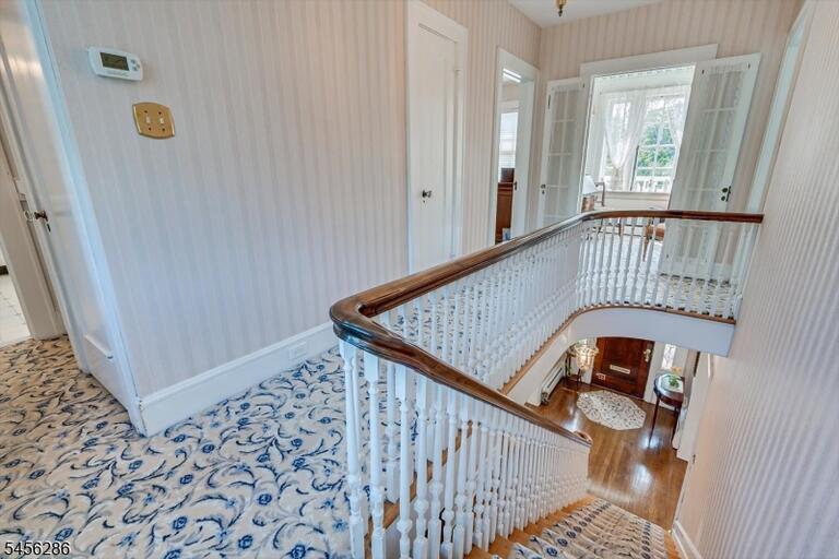 Property listing MLS 4050317 photo 29