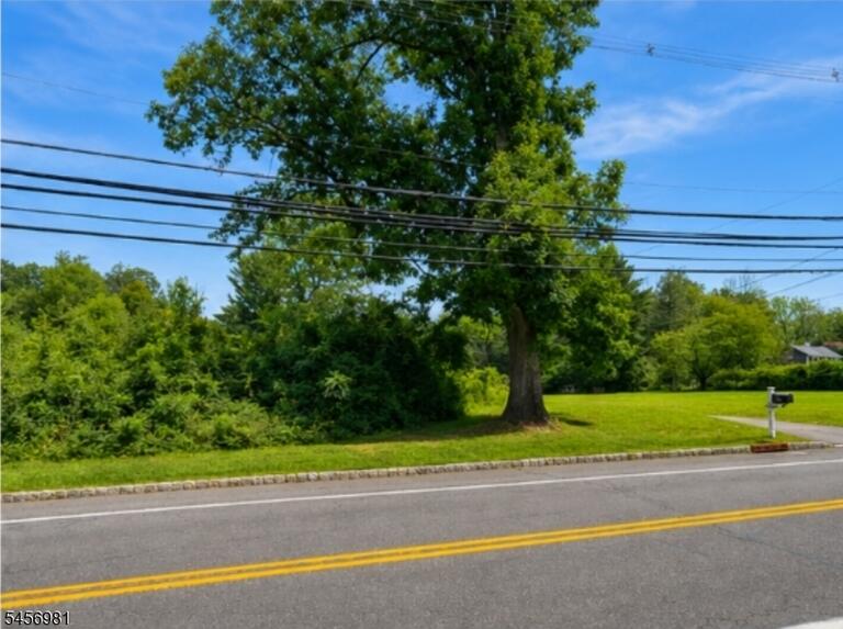Property listing MLS 4050318 photo 3
