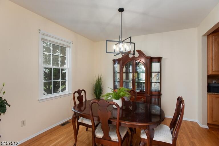 Property listing MLS 4050322 photo 5