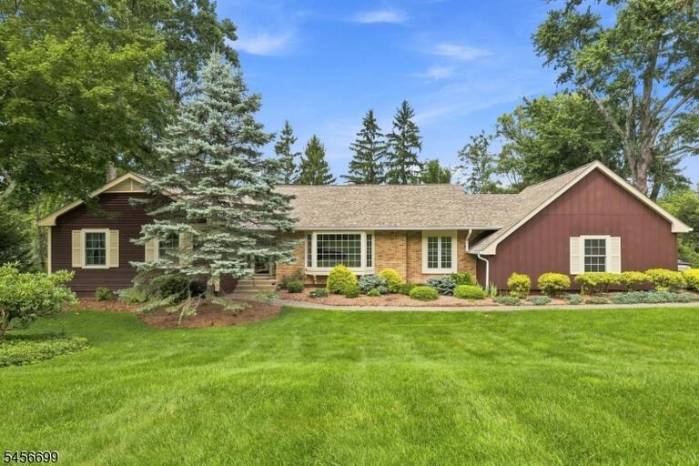 Property listing MLS 4050326 photo 1