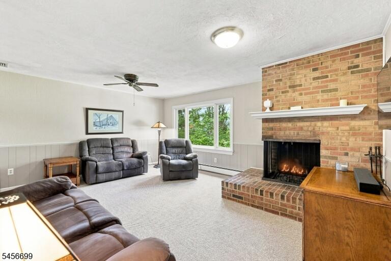 Property listing MLS 4050326 photo 11