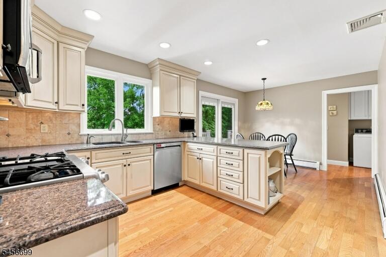 Property listing MLS 4050326 photo 12