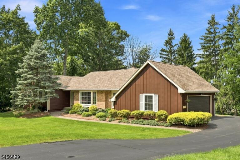 Property listing MLS 4050326 photo 4