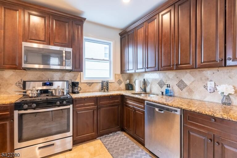 Property listing MLS 4050331 photo 4
