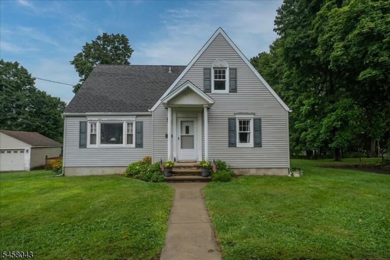 Property listing MLS 4050334 photo 1
