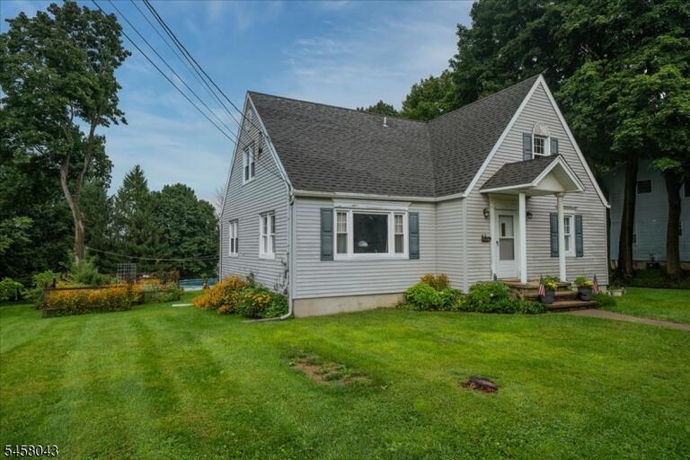 Property listing MLS 4050334 photo 2