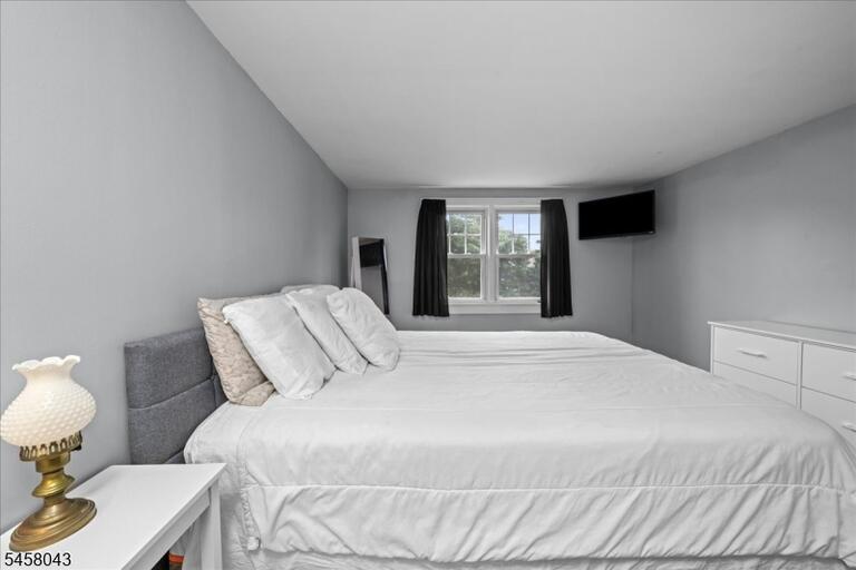 Property listing MLS 4050334 photo 21