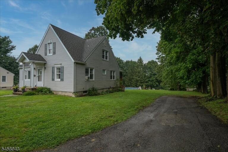 Property listing MLS 4050334 photo 3