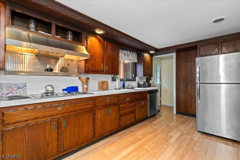 Property listing MLS 4050334 photo 9