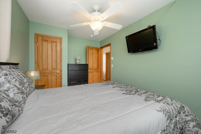 Property listing MLS 4050358 photo 21