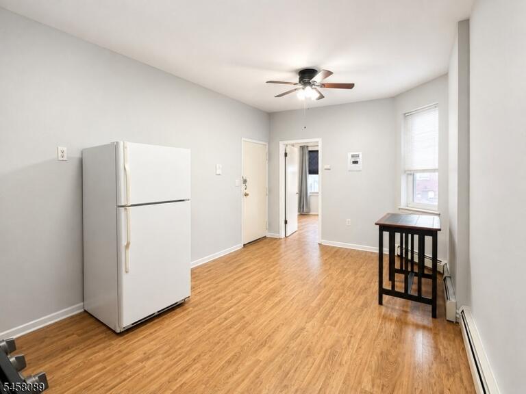 Property listing MLS 4050361 photo 3